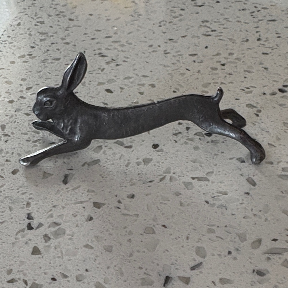 VINTAGE 
Gray PEWTER Rabbit Figurine 3.5"